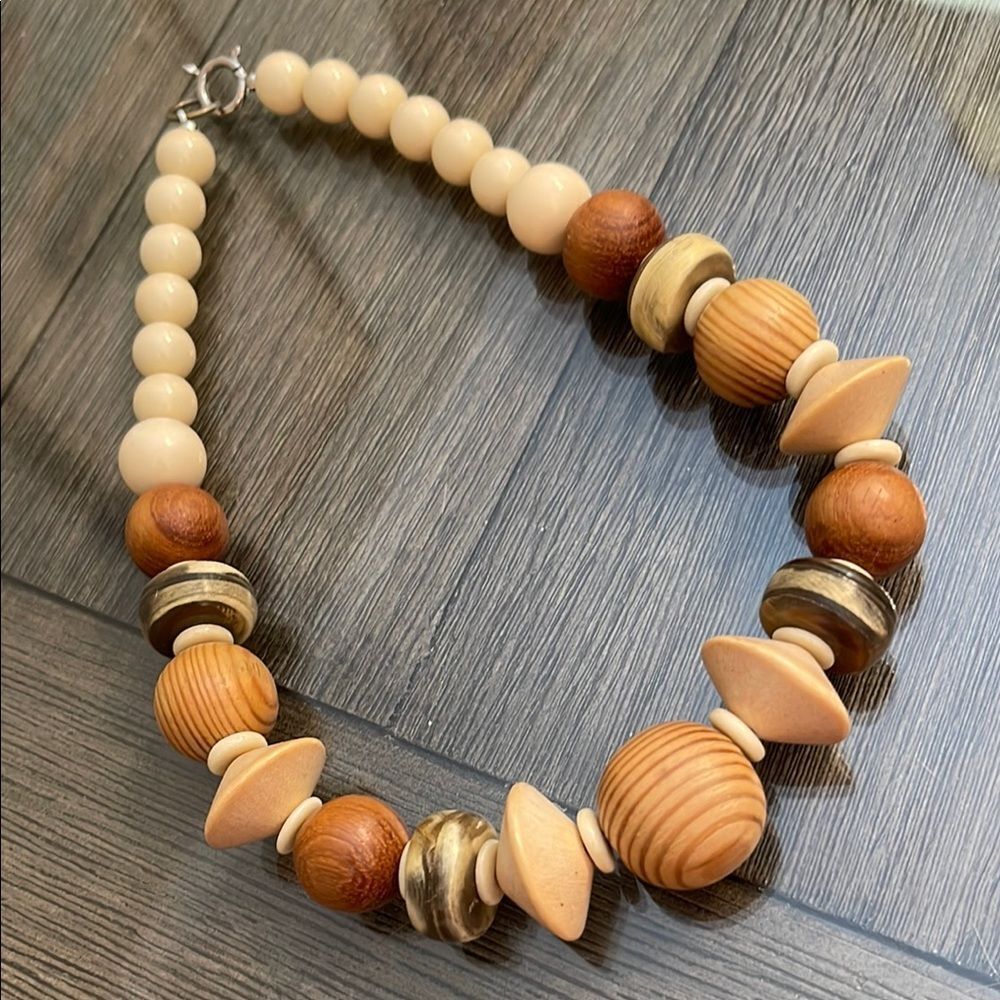 Vintage Neutral Colored Wooden Bead Necklace